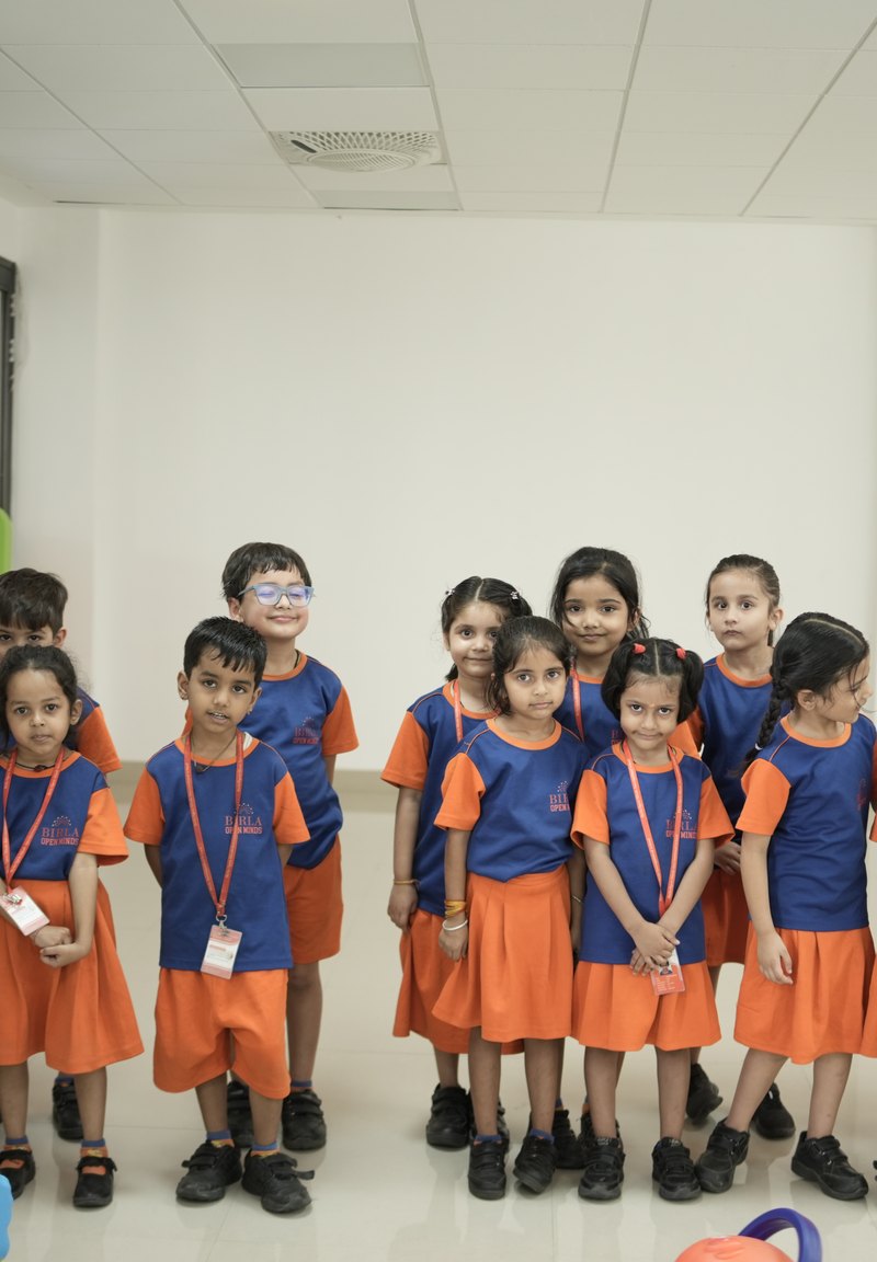 The school arriving, Birla Open Minds International School, Bhopal